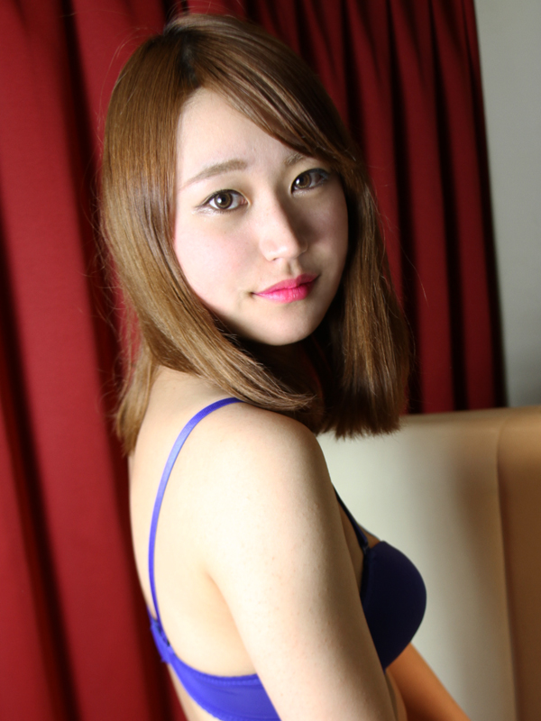 激安ヌキ道楽・日本橋店 あいな 27歳 T：160　B：84(C)　W：56　H：84