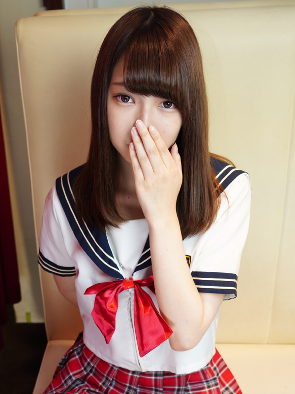 激安ヌキ道楽・日本橋店 グミ 18歳 T：160cm　B：84(C)　W：55　H：87