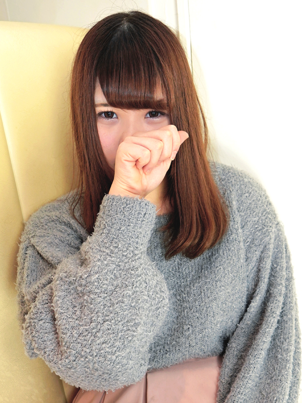 激安ヌキ道楽・日本橋店 みおり 18歳 T：159cm　B：86(C)　W：57　H：88